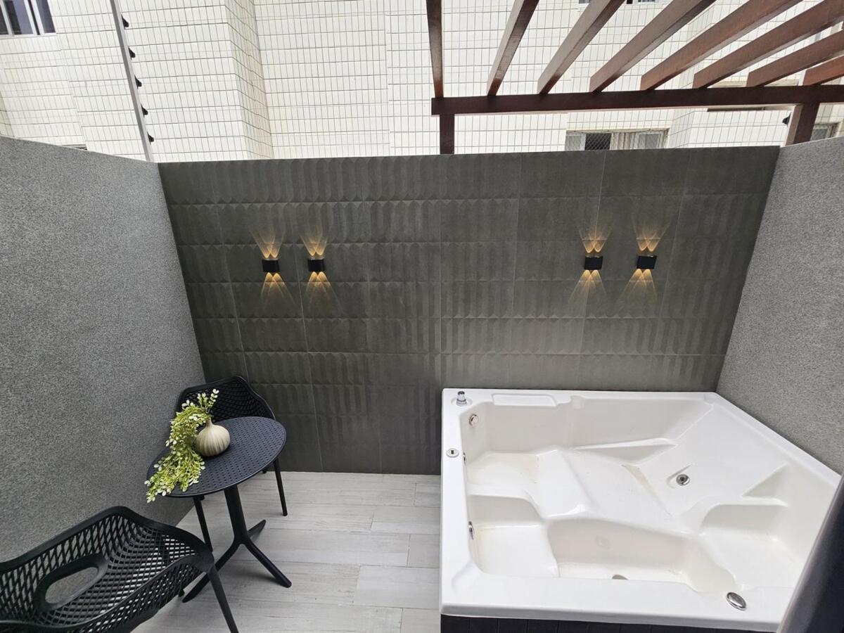Apartamento Flat Com Jacuzzi, Lindo, Confortavel, 55m Da Do Bessa, Caribessa